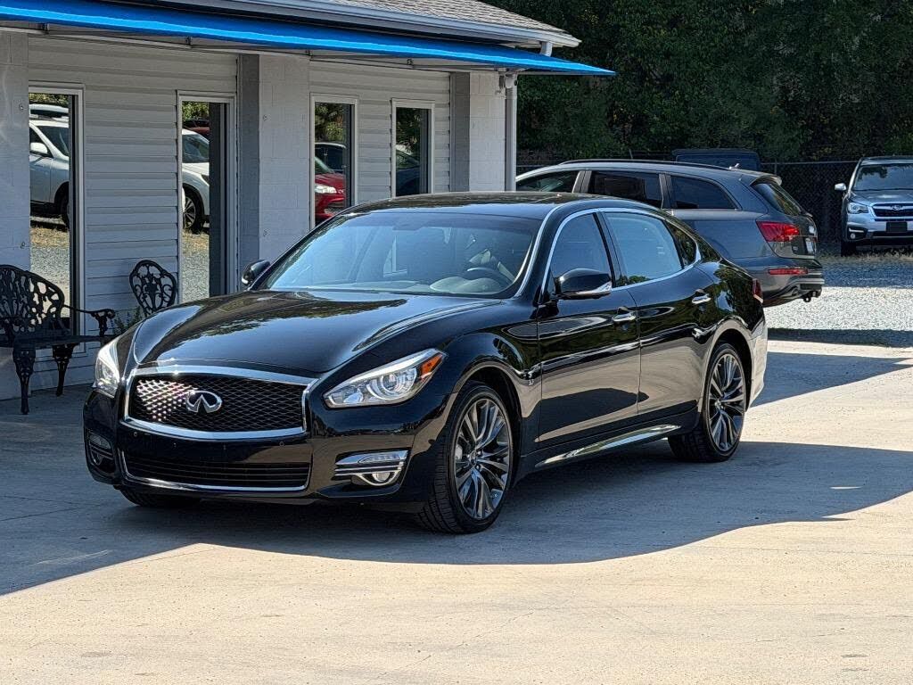 2017 INFINITI Q70L