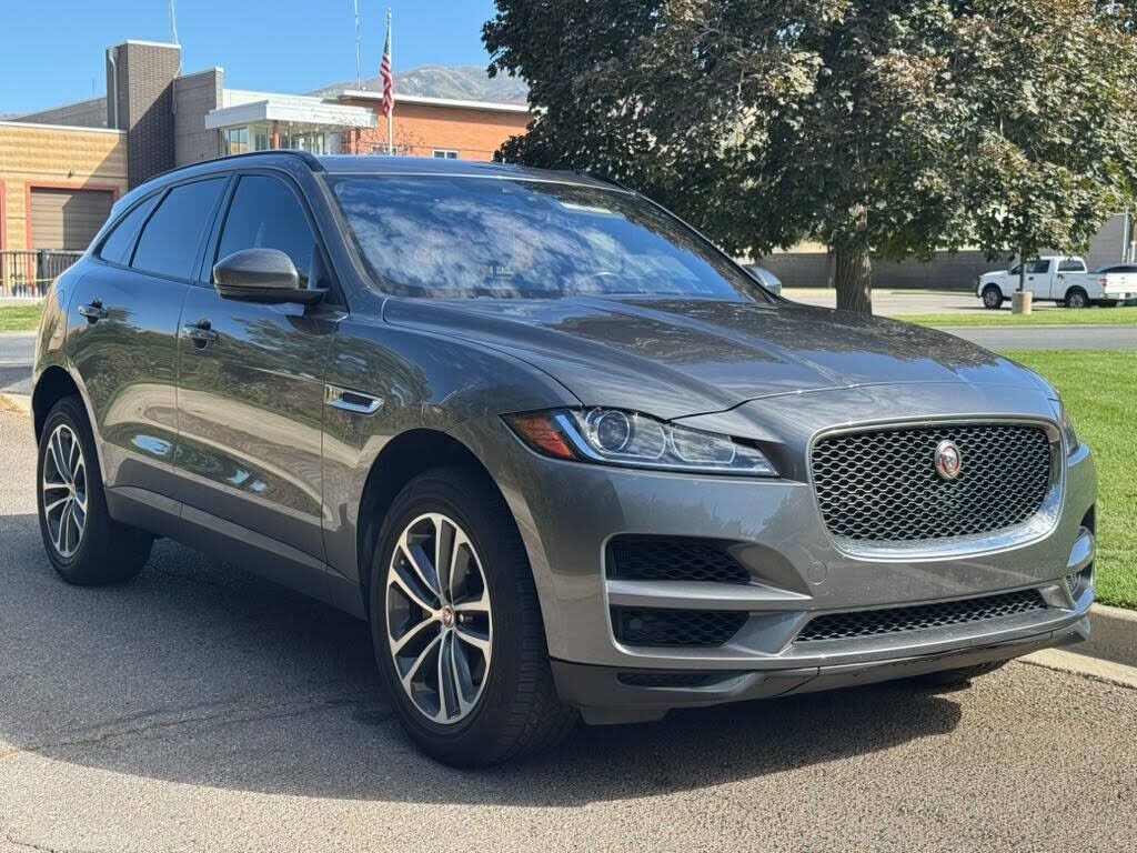 2017 JAGUAR F-Pace