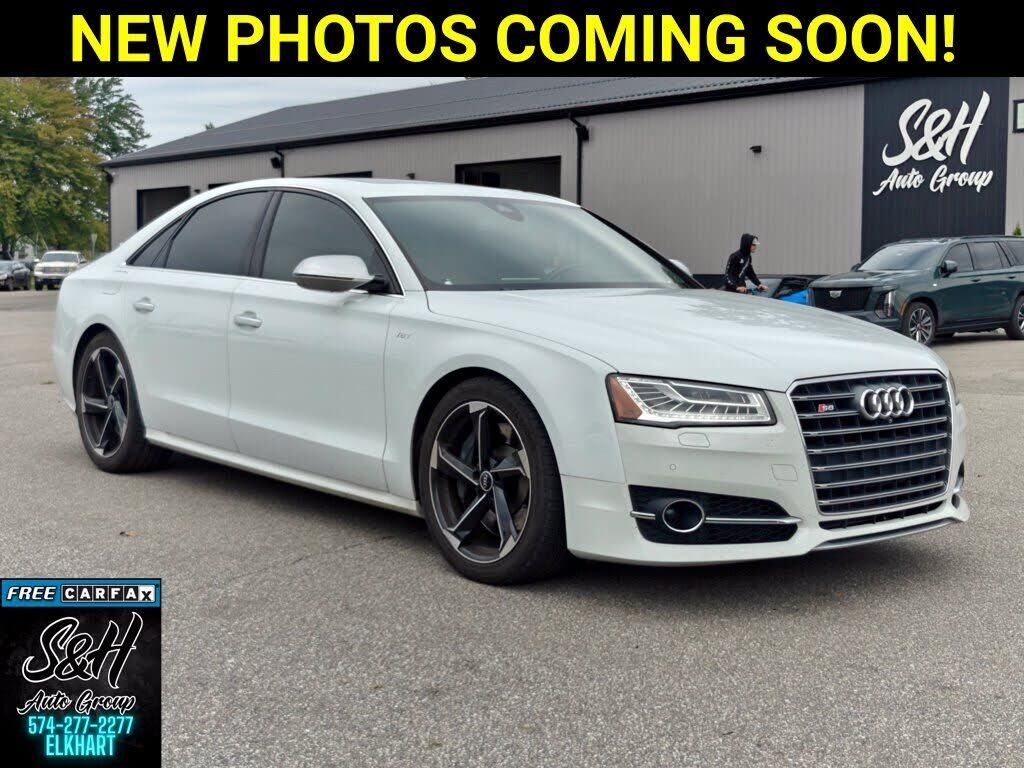 2015 AUDI S8