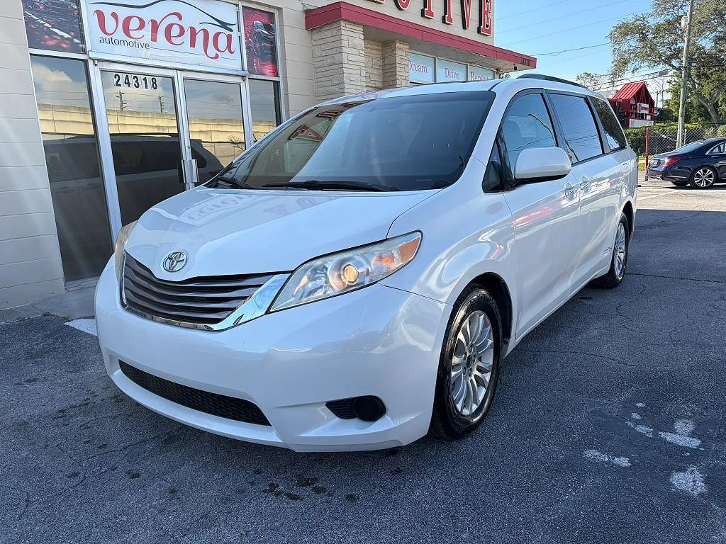 2016 TOYOTA Sienna