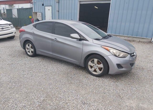 2011 HYUNDAI Elantra