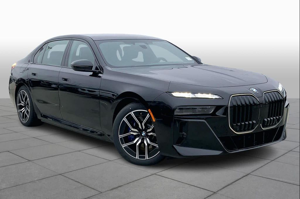 2026 BMW 750e