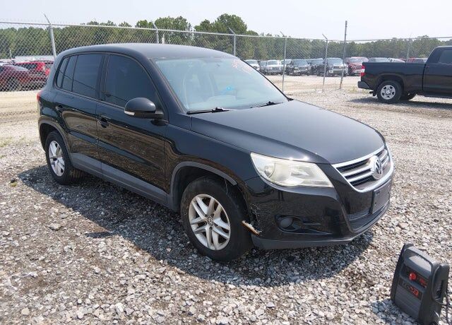 2011 VOLKSWAGEN Tiguan