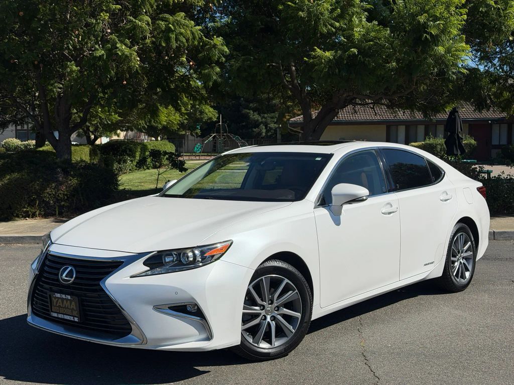 2016 LEXUS ES