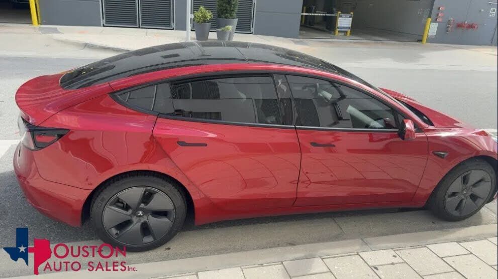 2022 TESLA Model 3