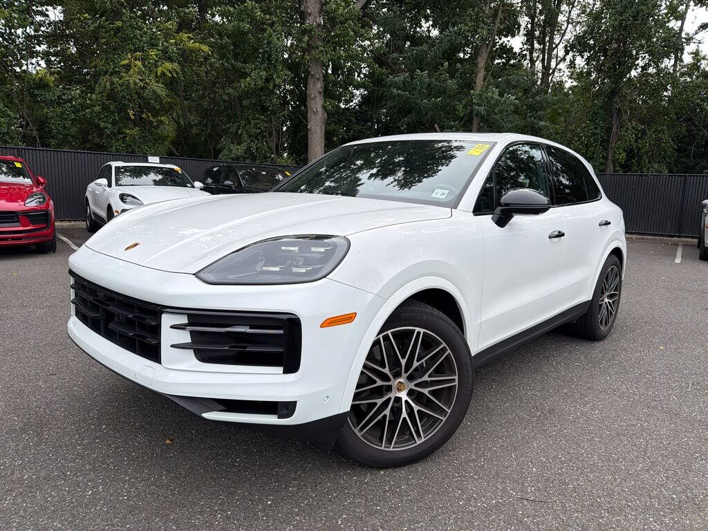 2024 PORSCHE Cayenne