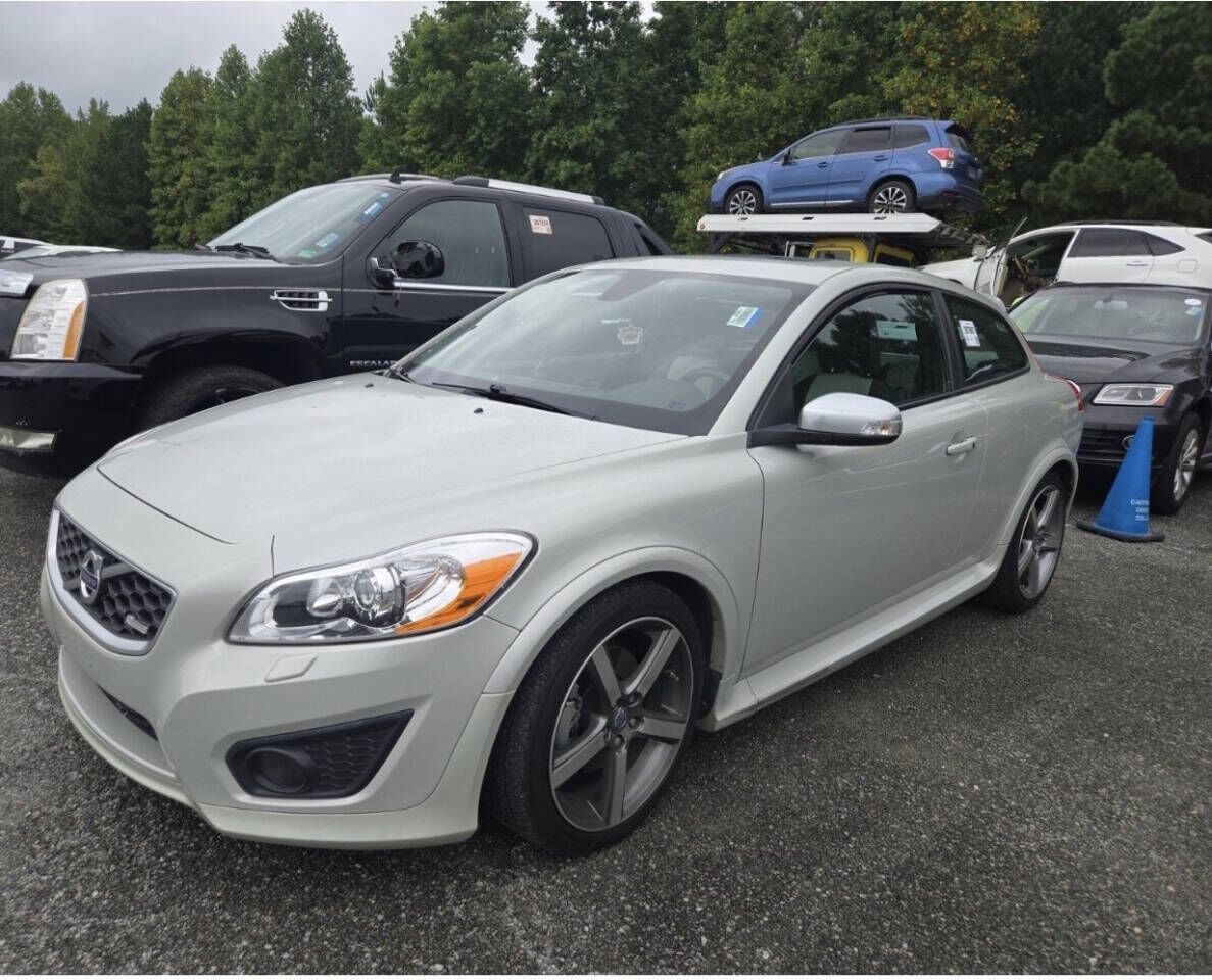 2011 VOLVO C30