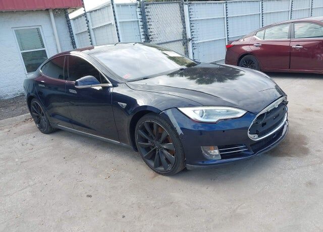 2014 TESLA Model S