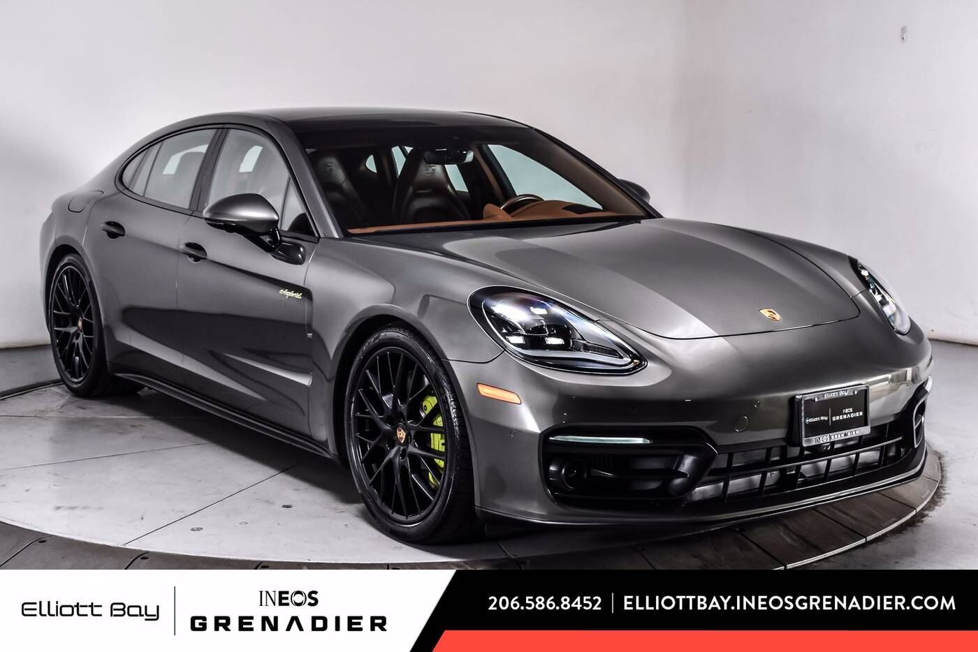 2023 PORSCHE Panamera