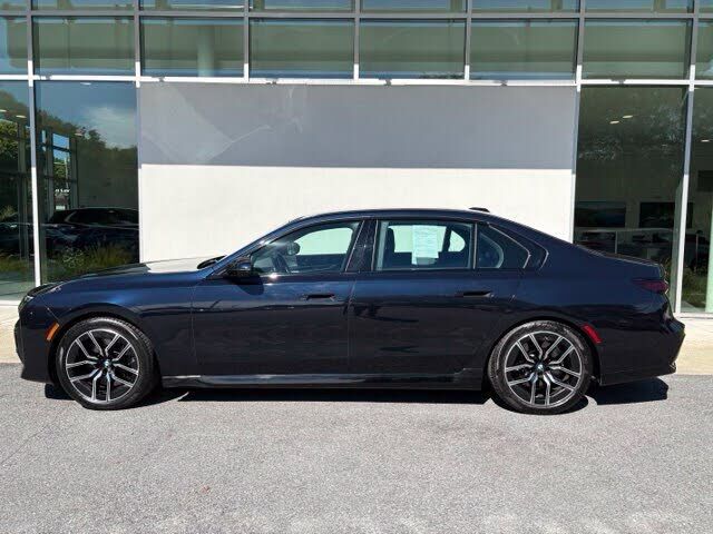 2024 BMW 740i