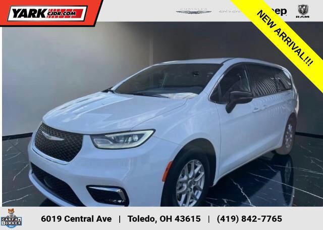 2023 CHRYSLER Pacifica