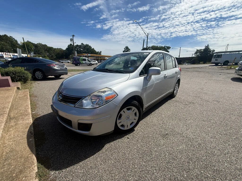 2011 NISSAN Versa