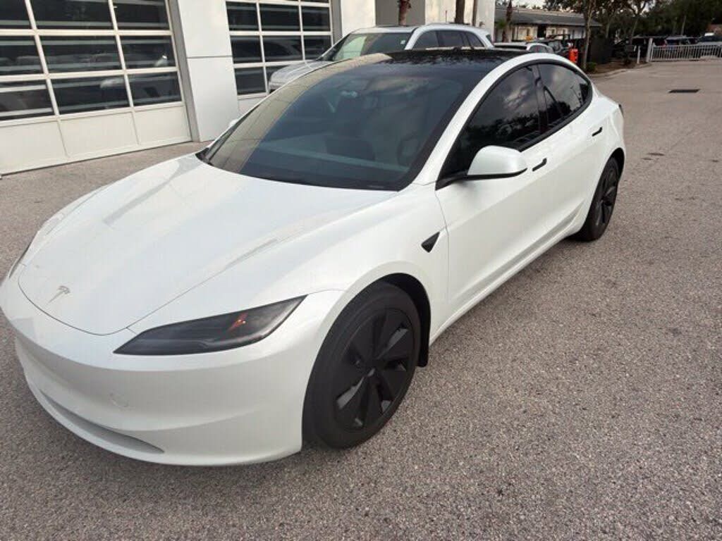 2025 TESLA Model 3