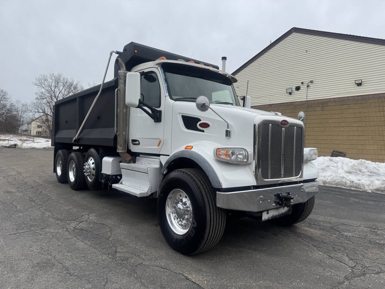 2020 PETERBILT 567