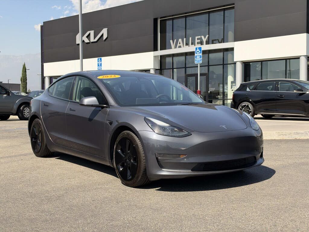 2023 TESLA Model 3