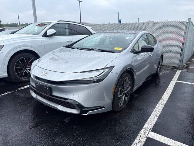 2025 TOYOTA PRIUS