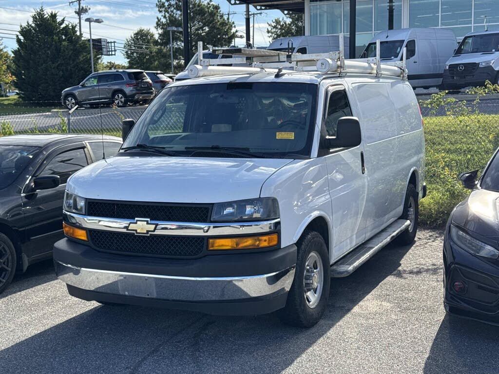 2020 CHEVROLET Express