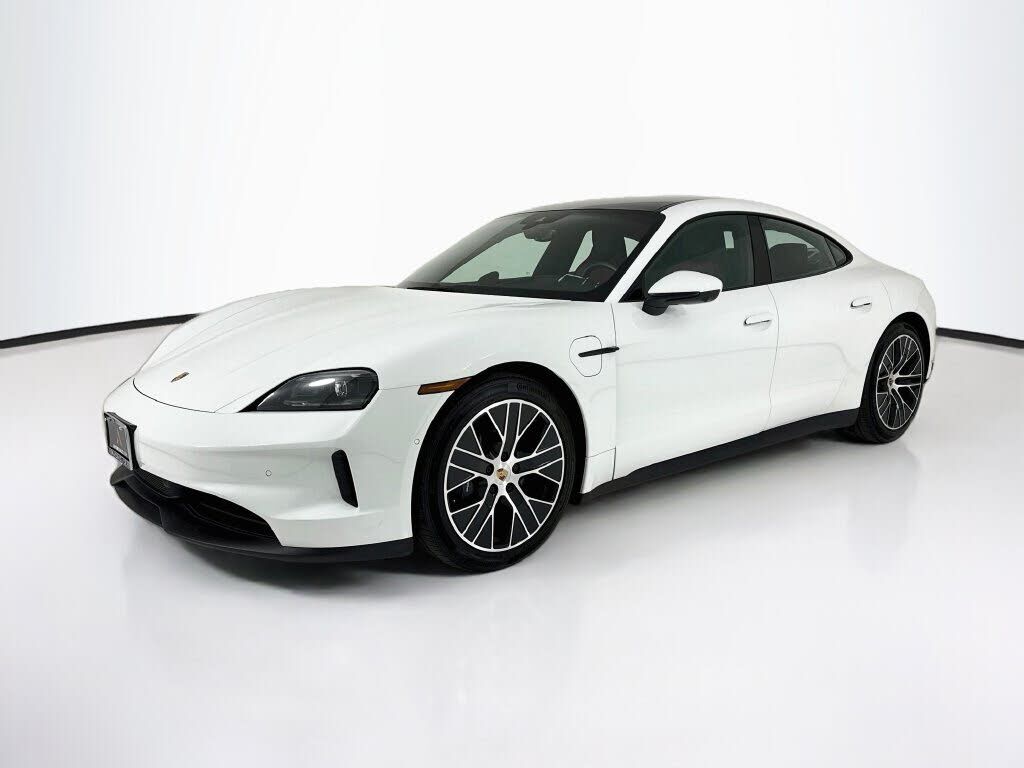 2025 PORSCHE Taycan