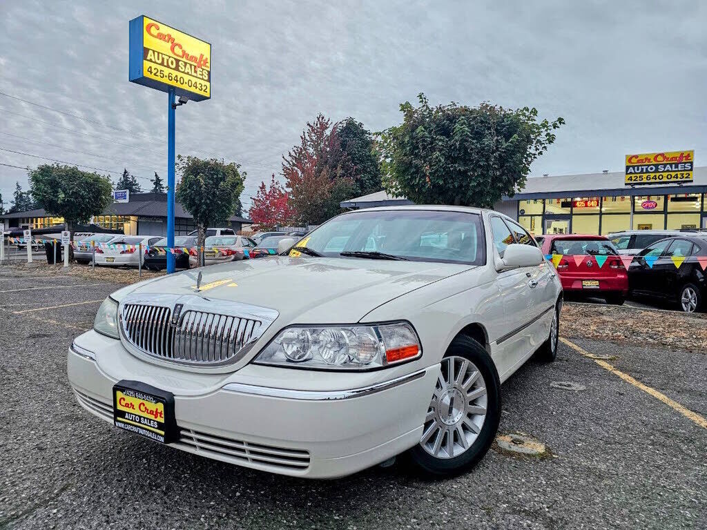 2004 LINCOLN Town Car