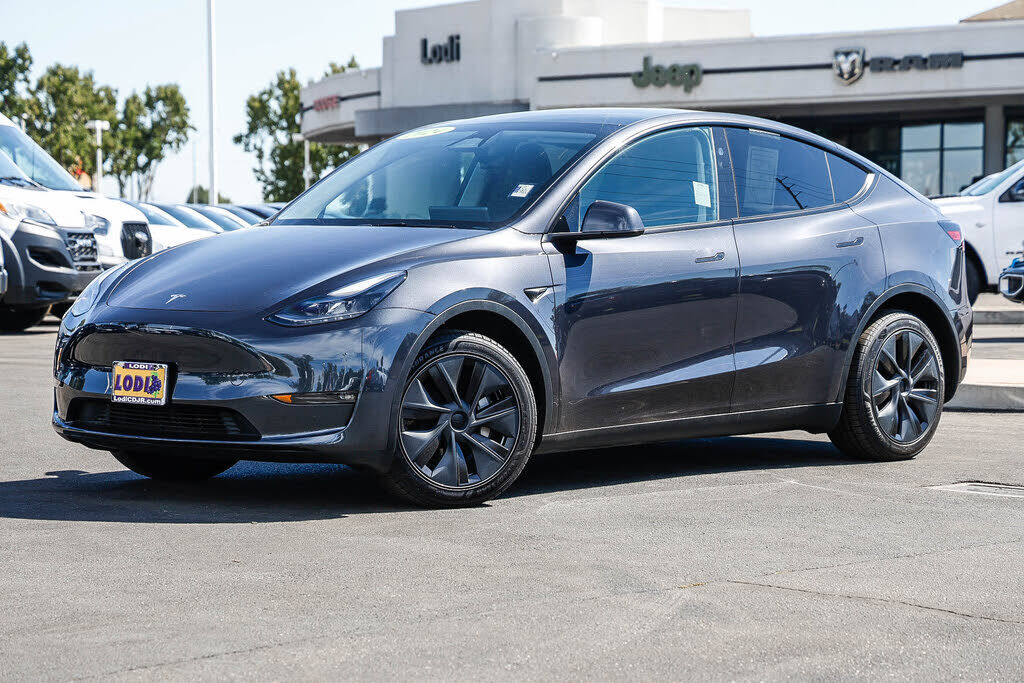 2024 TESLA Model Y