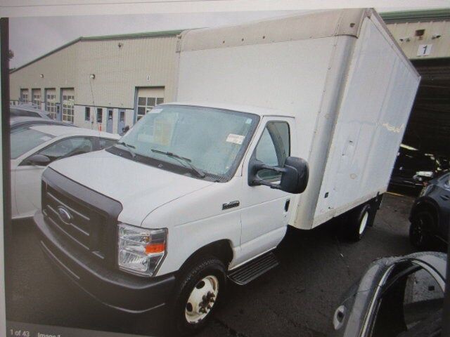 2022 FORD E-450