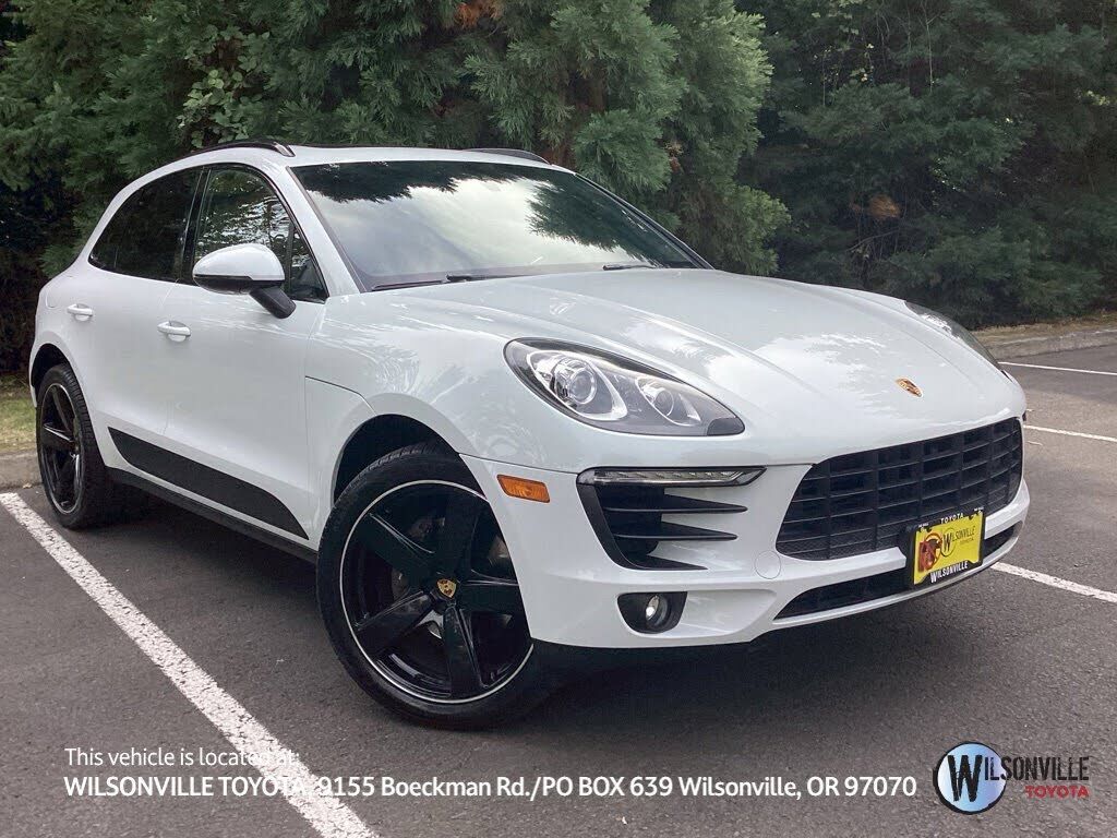 2017 PORSCHE Macan