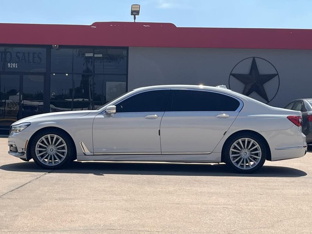 2018 BMW 740i