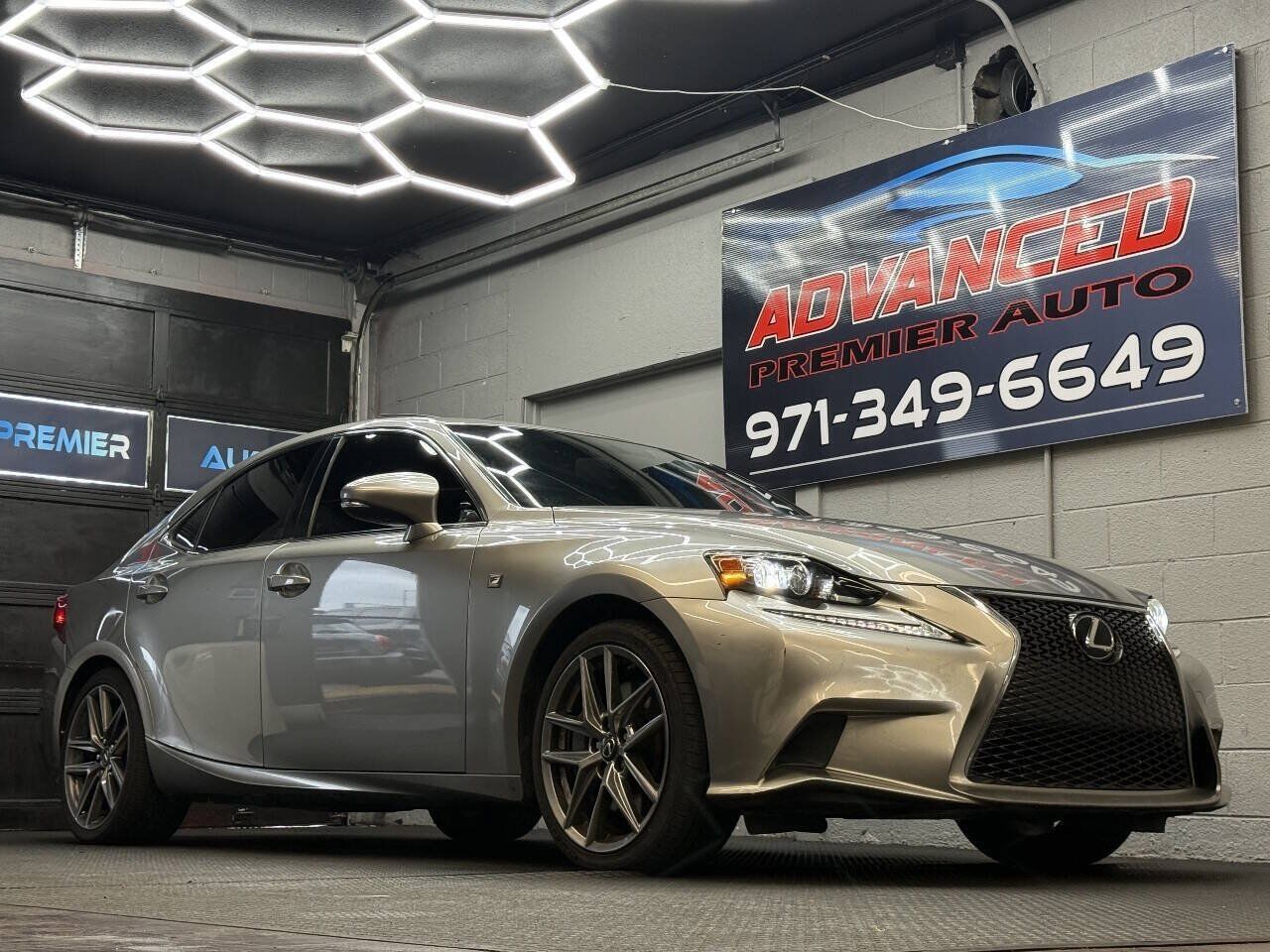 2016 LEXUS IS