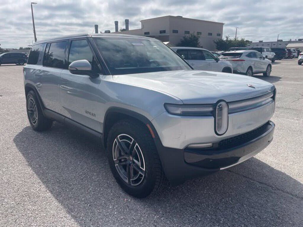 2025 RIVIAN R1S