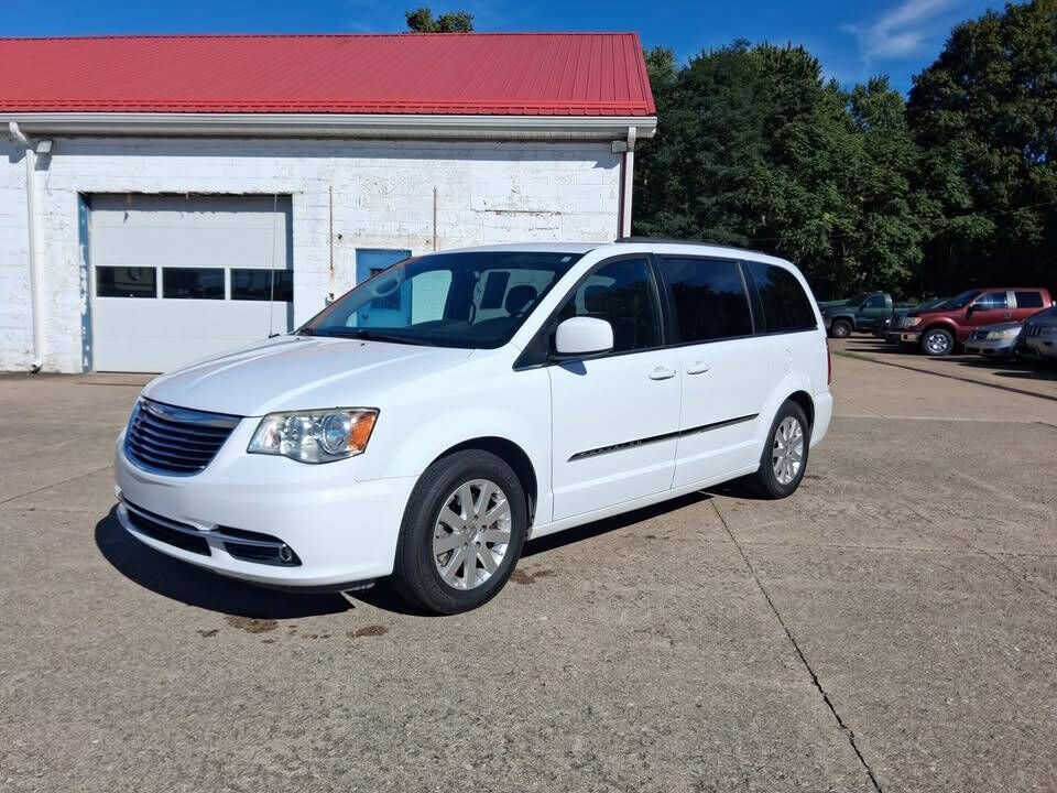2016 CHRYSLER Town and Country