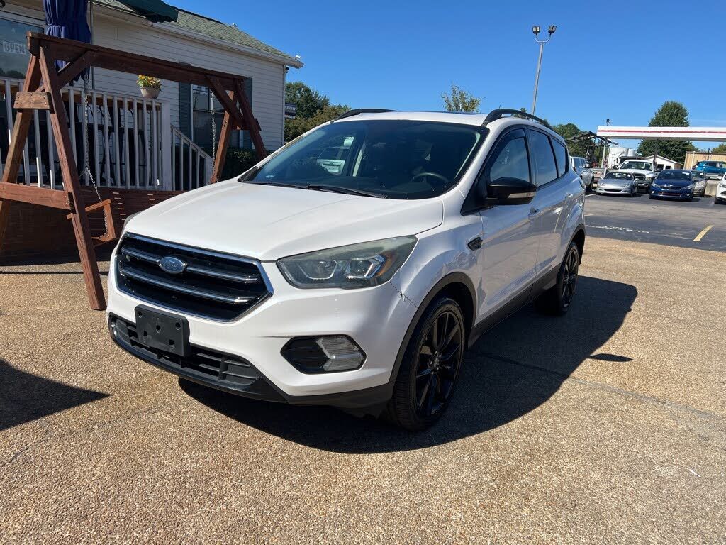 2017 FORD Escape