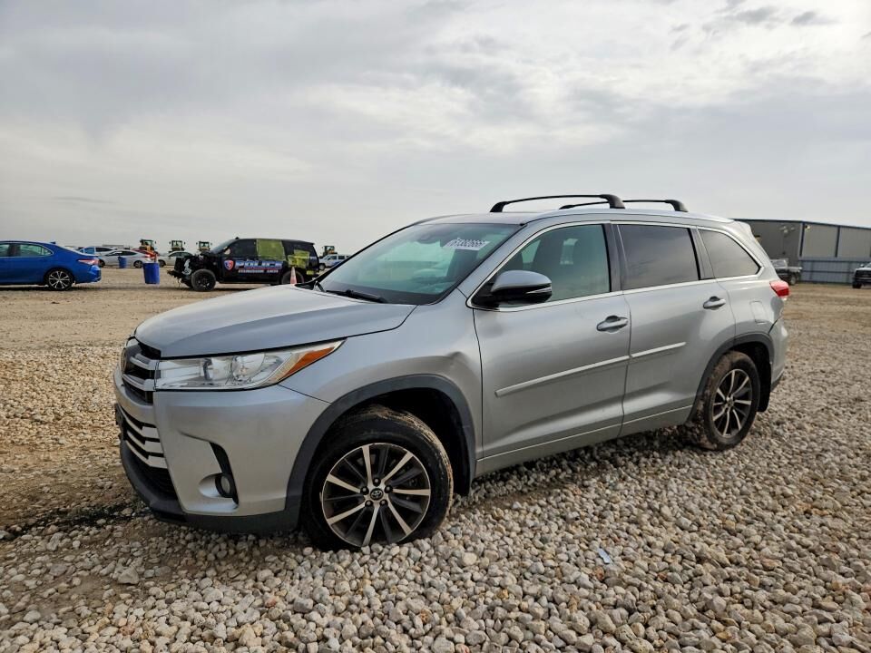 2017 TOYOTA Highlander