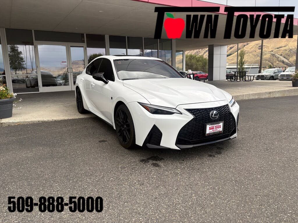 2024 LEXUS IS