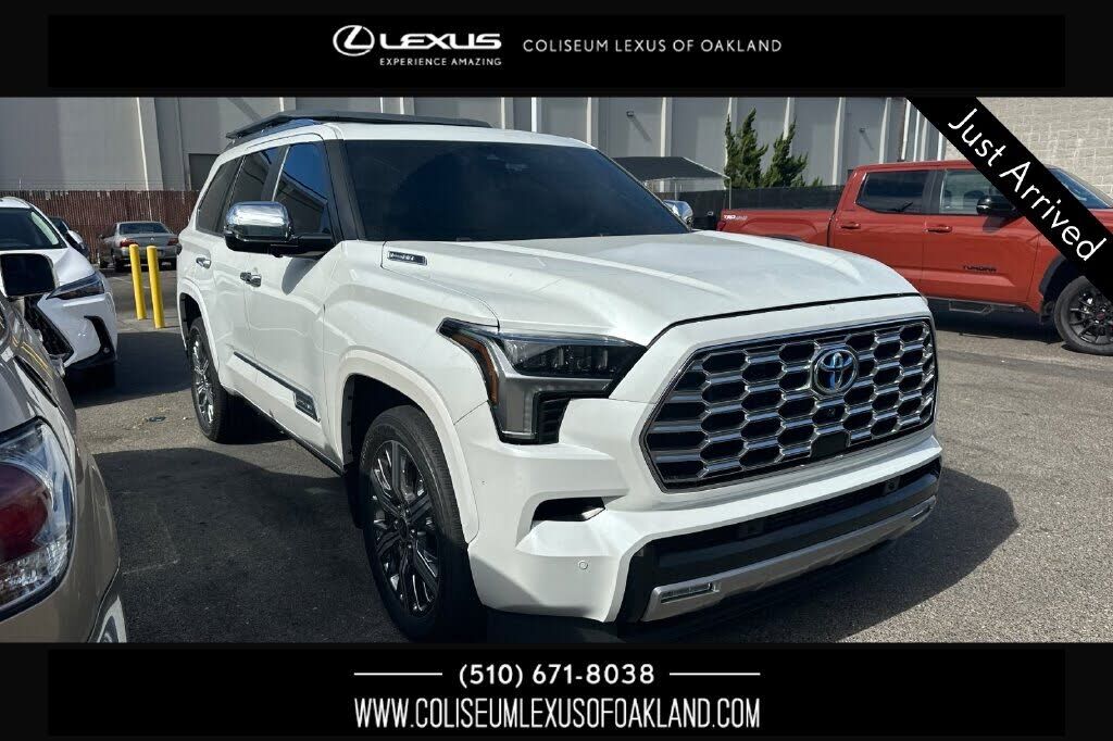 2024 TOYOTA Sequoia