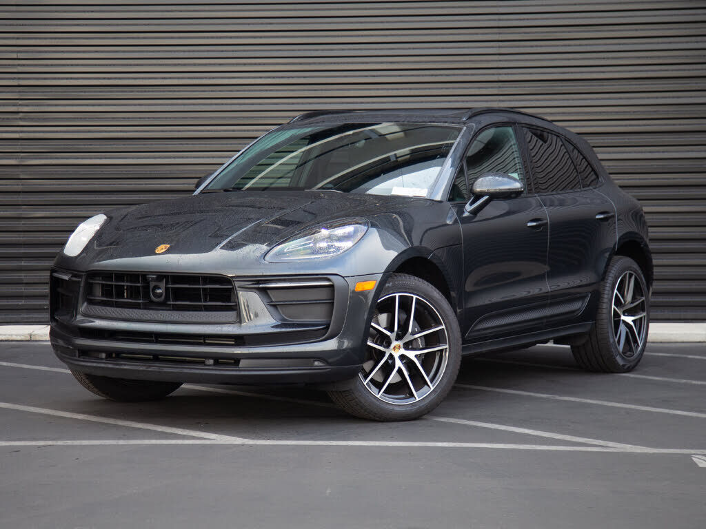 2026 PORSCHE Macan