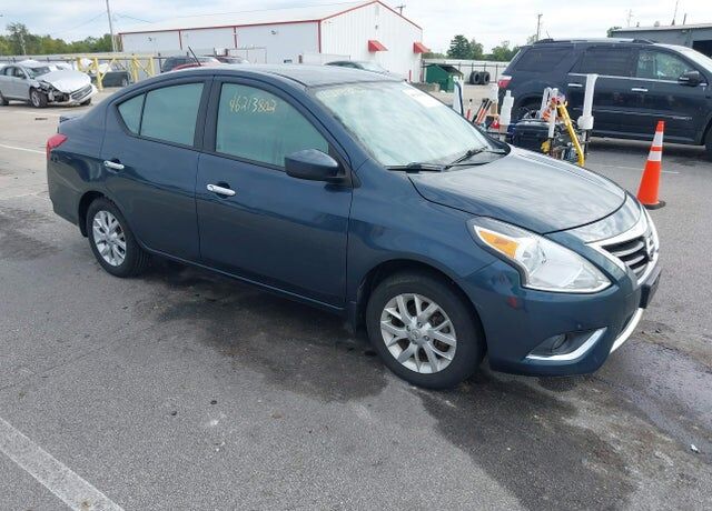 2017 NISSAN Versa
