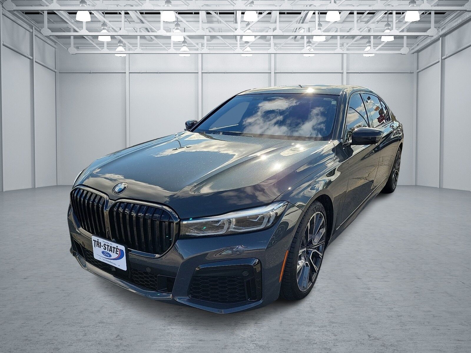 2022 BMW M7