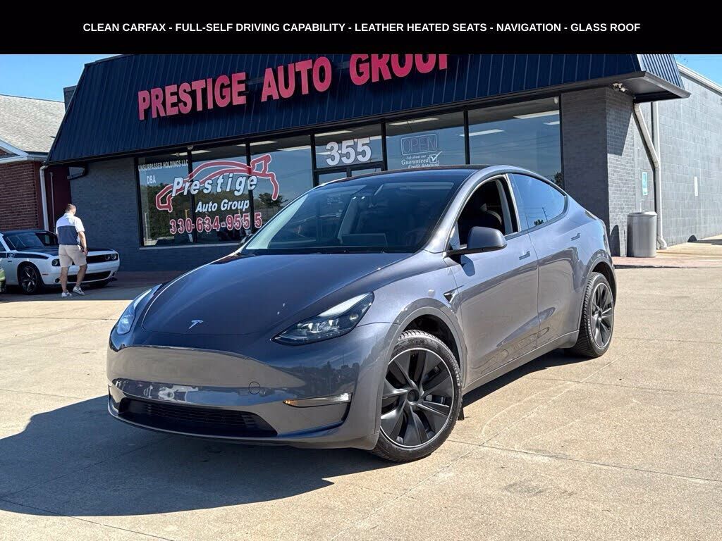 2023 TESLA Model Y