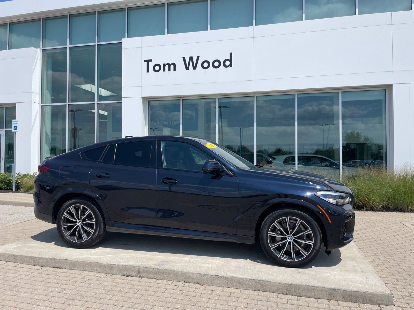 2023 BMW X6