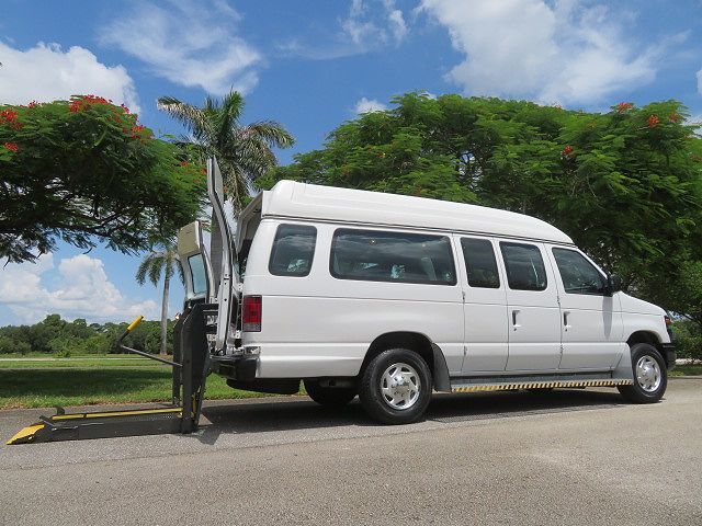 2011 FORD E-350