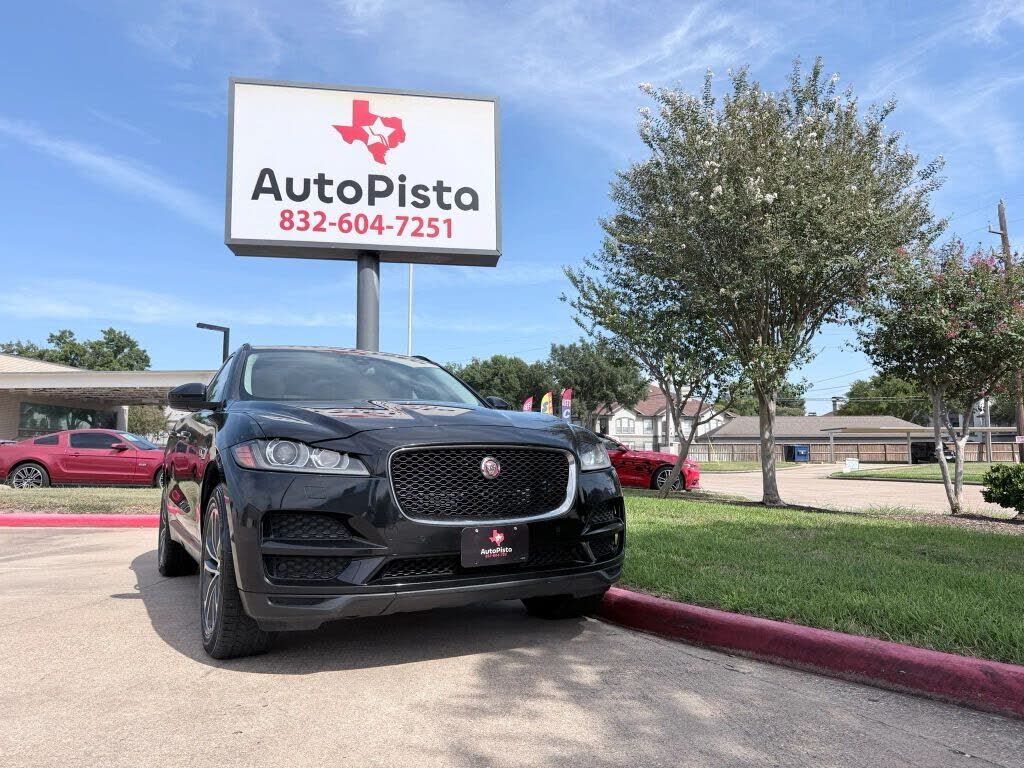 2017 JAGUAR F-Pace