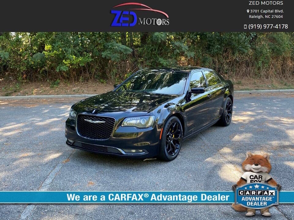 2019 CHRYSLER 300