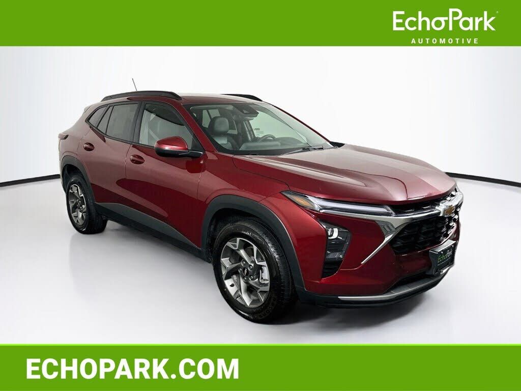 2025 CHEVROLET Trax