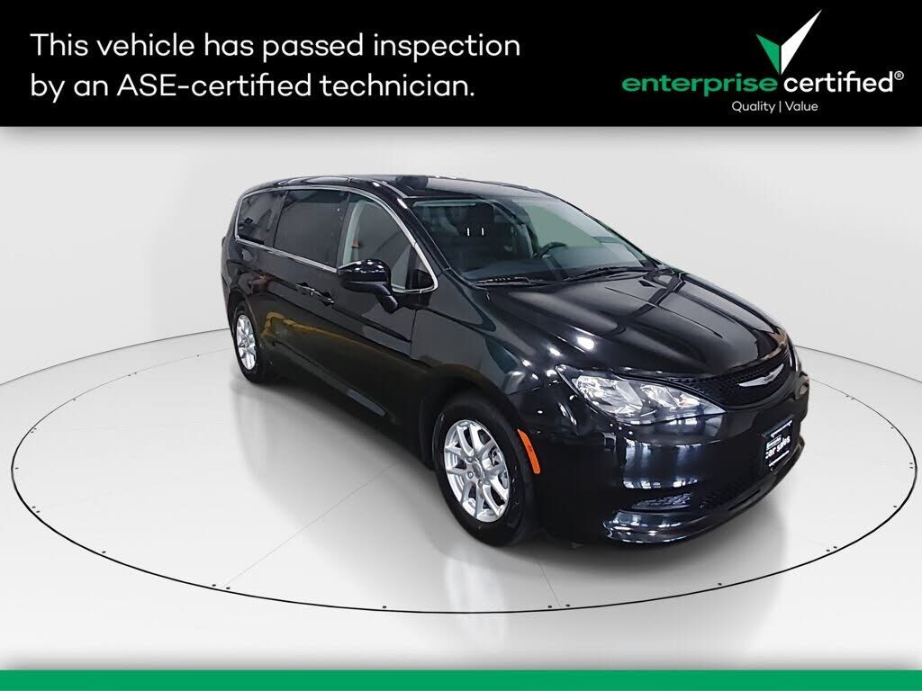 2022 CHRYSLER Voyager