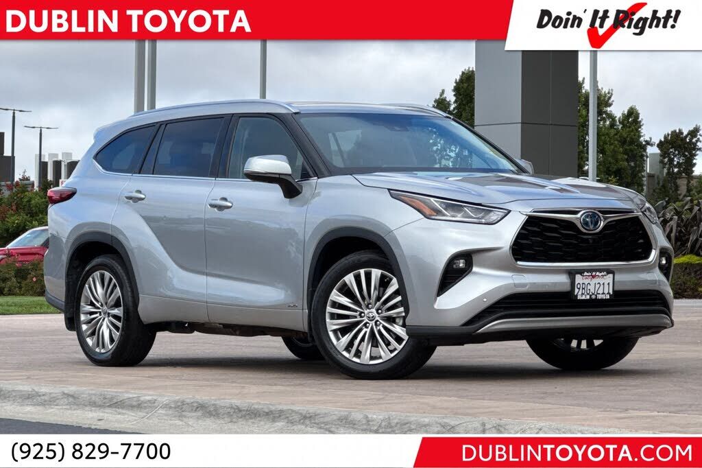 2022 TOYOTA Highlander
