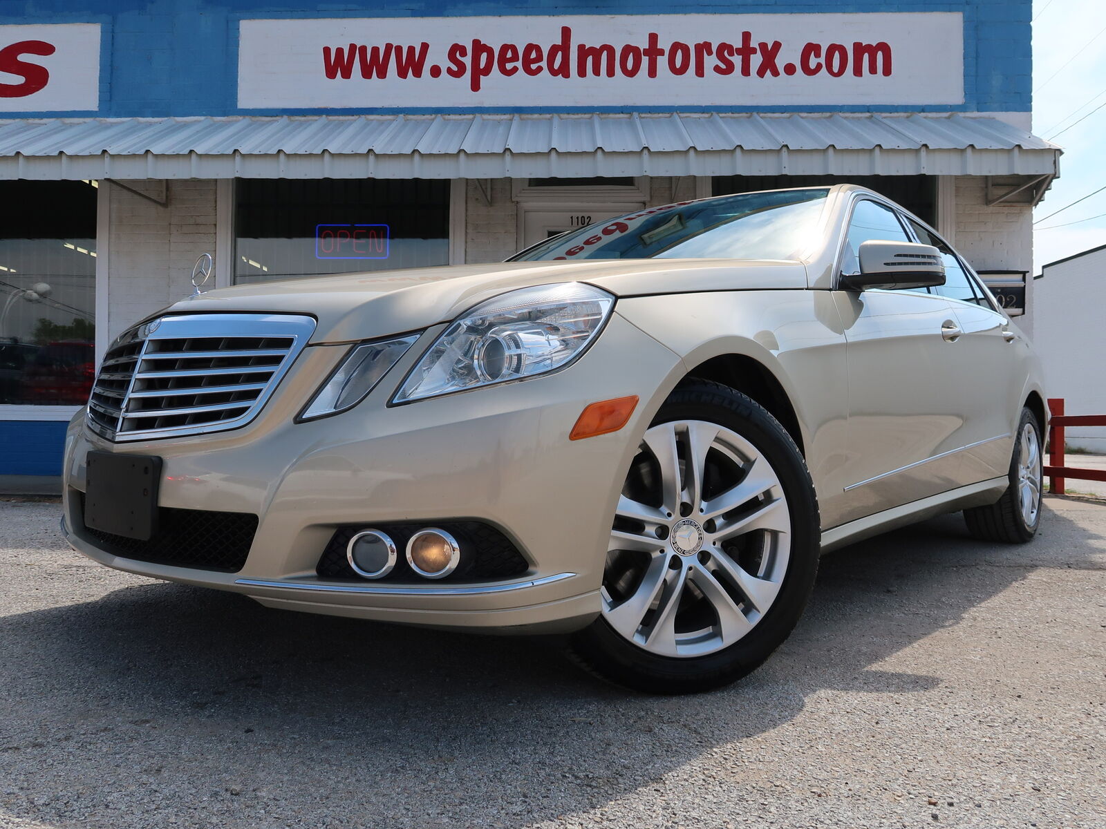 2011 MERCEDES-BENZ E-Class