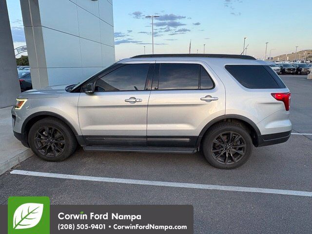 2018 FORD Explorer