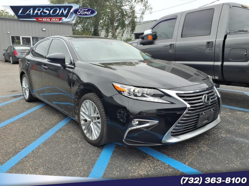 2016 LEXUS ES
