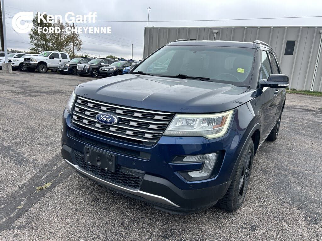 2017 FORD Explorer