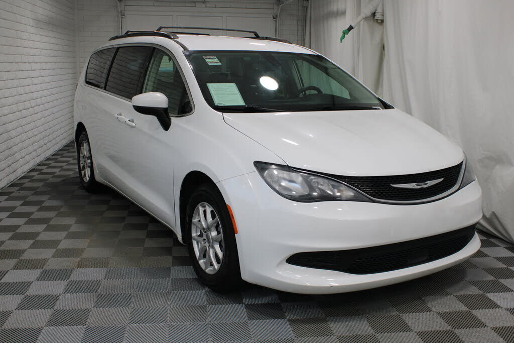 2021 CHRYSLER Voyager